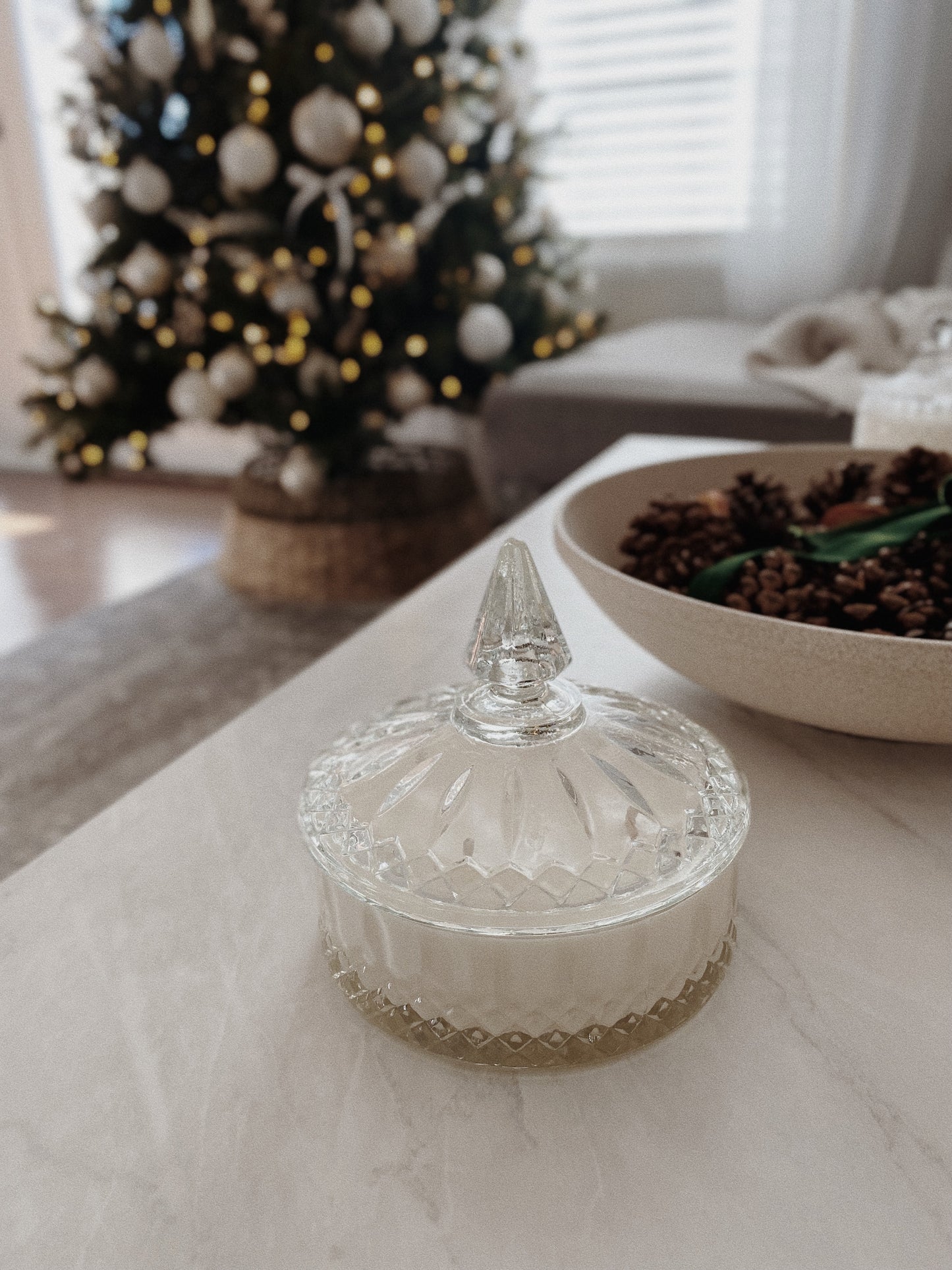 Vintage crystal candle with lid