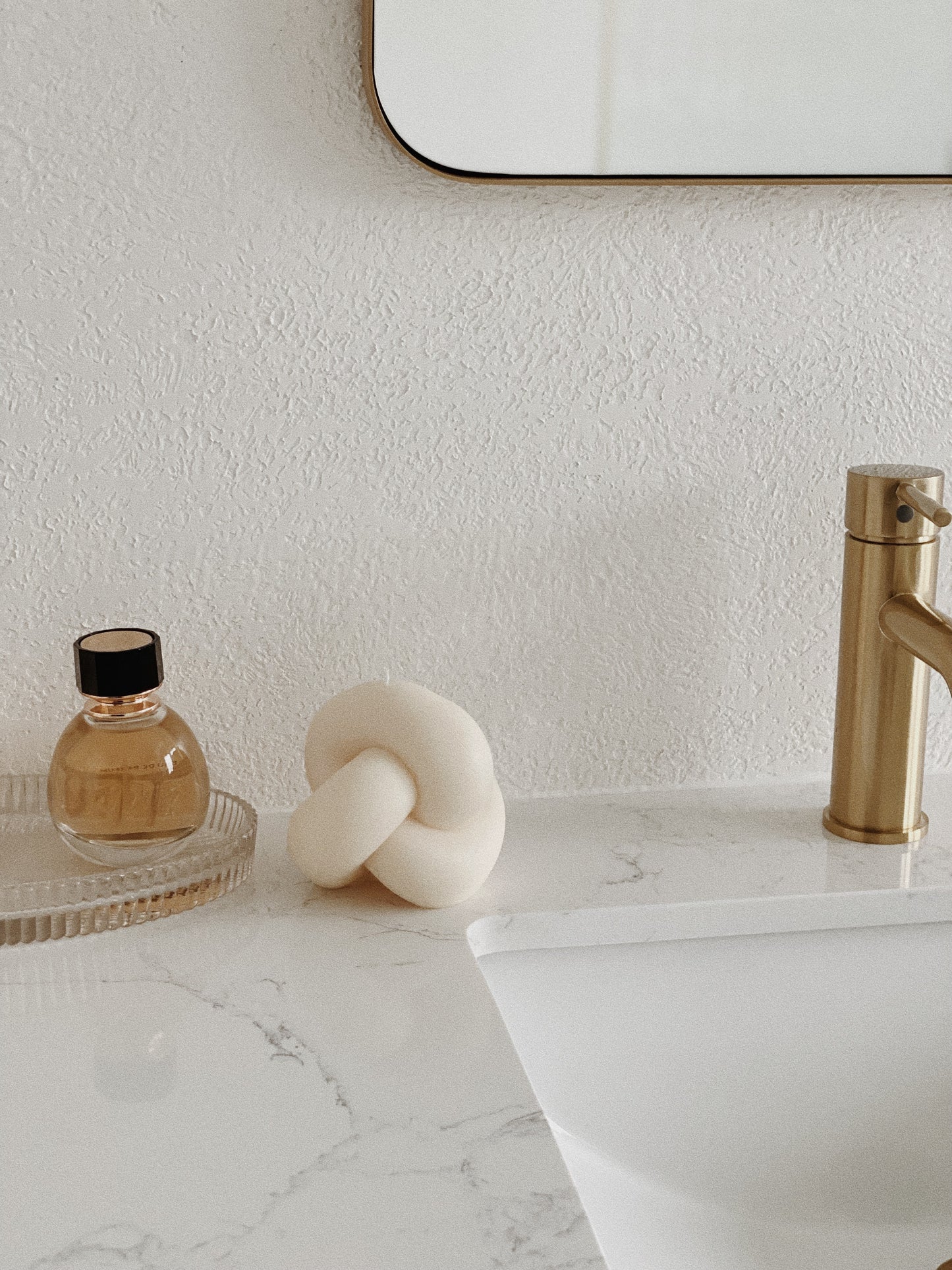 Knot Pillar Candle