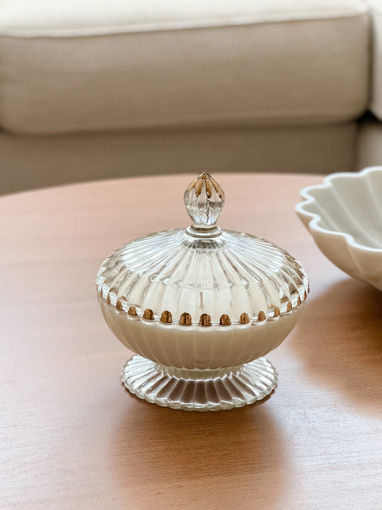 Vintage candle with lid, gold details